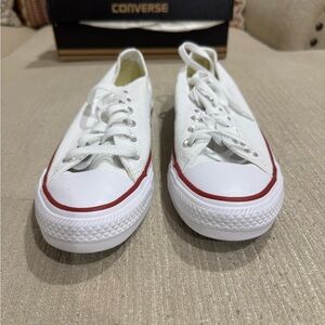 Women’s chuck Taylor all star converse sneaker size 7.5